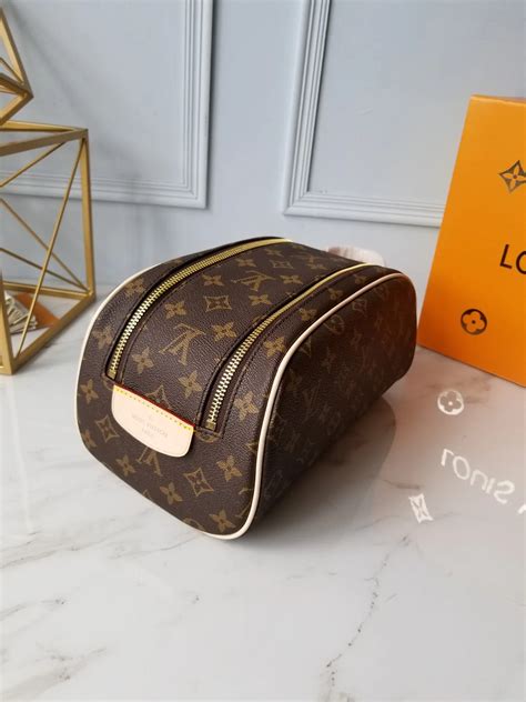 louis vuitton wash bag fake|louis vuitton bag scam.